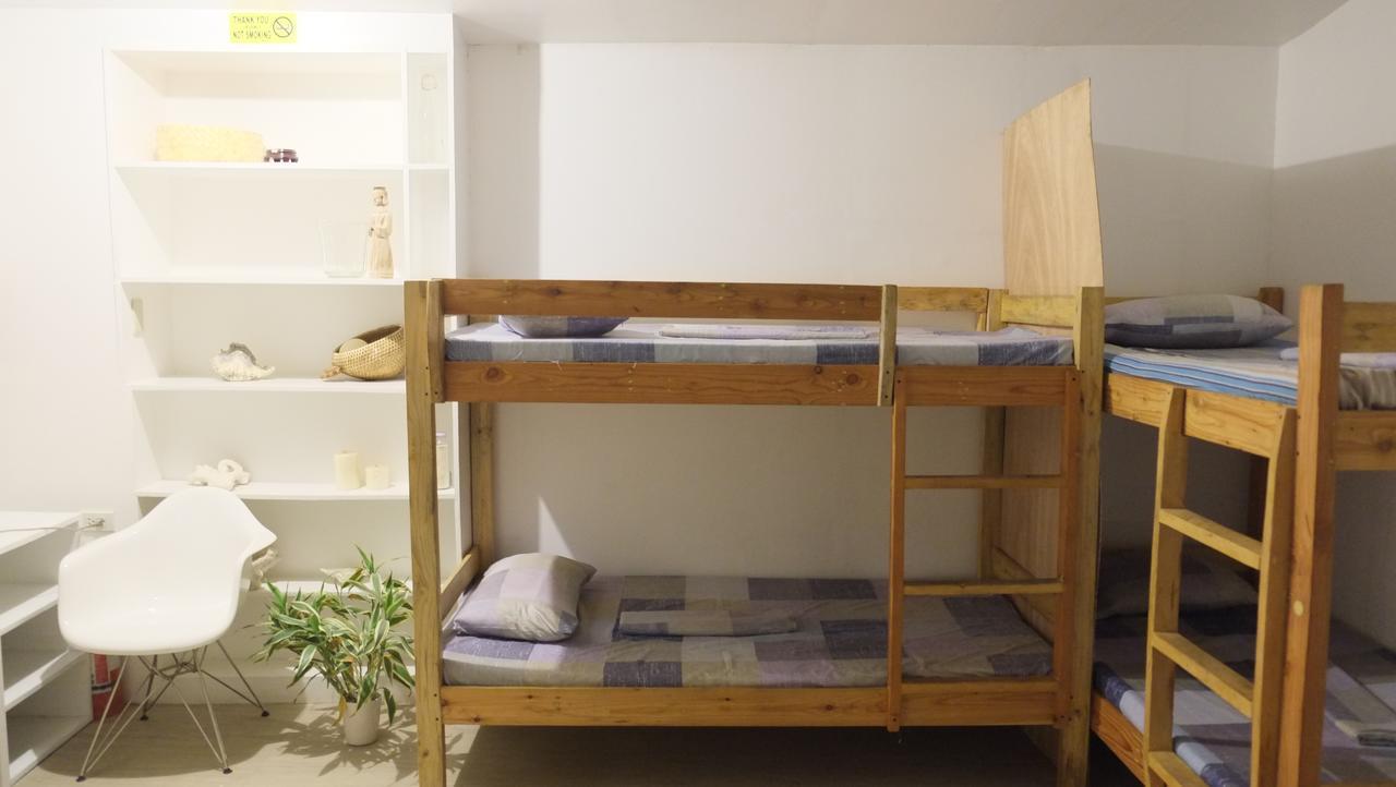 Humble Hut Hostel Manila Exterior photo